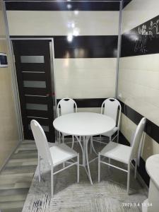 Afbeelding uit fotogalerij van comfortable luxury apartment in Karakol