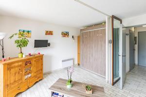 Zdjęcie z galerii obiektu L'Alegria - Appt climatisé et piscine partagée w Cap d'Agde