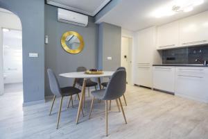 A kitchen or kitchenette at ALTOS DEL SOL by United Renters