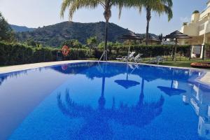 Bazén v ubytování Benahavis, Los Arqueros nebo v jeho okolí