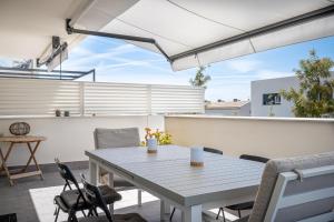 Balkón alebo terasa v ubytovaní AT307 Planta baja con piscina a pocos metros de la playa Cañadel