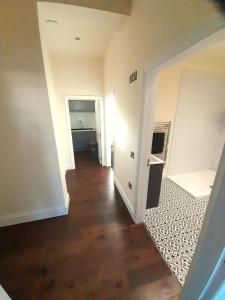 Kuchyň nebo kuchyňský kout v ubytování Kirkcudbright Holiday Apartments - Apartment C + 7 fotografií