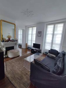 Część wypoczynkowa w obiekcie Air conditioning Paris central stylish apartment