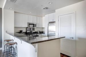 Gallery image of Santa Clara 1br w gym pool wd nr tech HQs SFO-1251 in Santa Clara