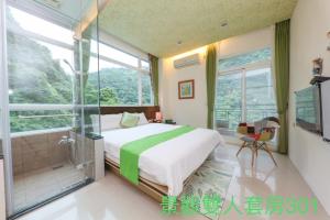 Katil atau katil-katil dalam bilik di Forest Love