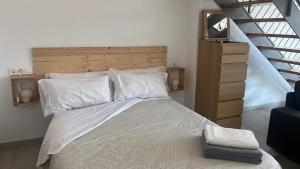 Postel nebo postele na pokoji v ubytování Love Rent4 Málaga loft