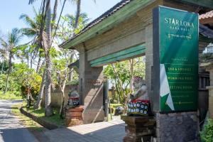 Ein Garten an der Unterkunft Starloka Saba Bali Hotel