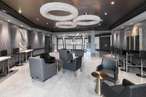 Гостиная зона в Wyndham Grand Fallsview Hotel