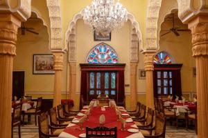 Restaurace v ubytování Hotel Narain Niwas Palace