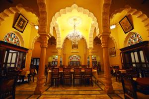 Restaurace v ubytování Hotel Narain Niwas Palace