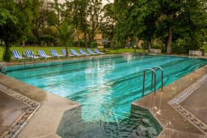Bazén v ubytování Hotel Narain Niwas Palace nebo v jeho okolí