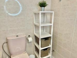 Kúpeľňa v ubytovaní Apartamento de 3 dorm en pleno centro de Nerja + 21 fotografií