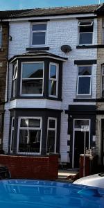 Bazén v ubytování No 10 Apartments nebo v jeho okolí