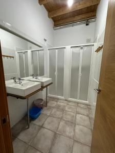 Koupelna v ubytování Albergue de peregrinos Compostela