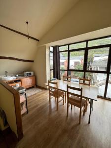 Kuchyňa alebo kuchynka v ubytovaní Albergue de peregrinos Compostela