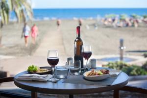 Nápoje v ubytovaní Corallium Beach by Lopesan Hotels - Adults Only