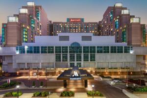 a view of a building with a molnar building at Philadelphia Marriott Downtown in Philadelphia