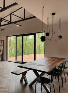 Katil atau katil-katil dalam bilik di Studio Žbun - Kuća na Avali +29 gambar
