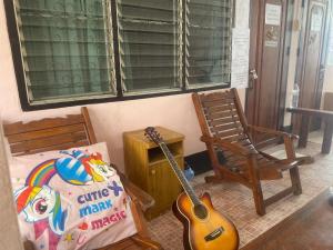 Posezení v ubytování Paifah Hostel