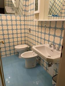A bathroom at Bruseschi