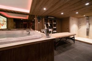 Kúpeľňa v ubytovaní Chalet des Ours I Le Chalet Club