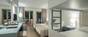 Postel nebo postele na pokoji v ubytování Arcanus Hotels Sorgun - Ultra All Inclusive + 37 fotografií