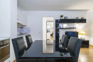 ครัวหรือมุมครัวของ Cozy & comfy apt in Navigli area