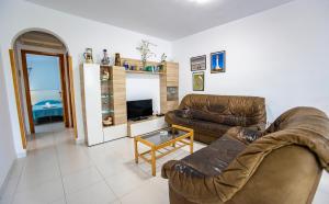 TV a/nebo společenská místnost v ubytování Chalet Marisol Riumar Pura Natura