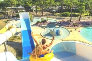 Basen w obiekcie Mobil home Premium Camping 5* lub w pobliżu