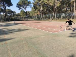 Tenis lub squash w obiekcie Mobil home Premium Camping 5* lub w pobliżu