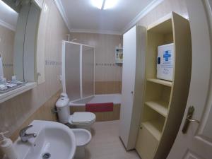 Zdjęcie z galerii obiektu Apartamento Acuario 4 w mieście Benalmádena