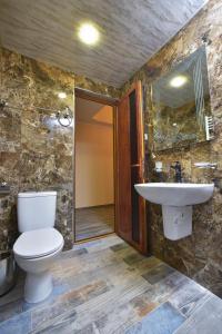 Ένα μπάνιο στο Altunyan Hotel