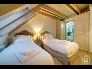Ένα ή περισσότερα κρεβάτια σε δωμάτιο στο CASA ALPINA de Alma de Nieve