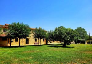 Fotografie z fotogalerie ubytování Masía restaurada con piscina privada28 pax v destinaci Girona