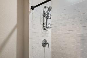 Foto sihtkohas Fayetteville asuva majutusasutuse Convenient Fayetteville Home - 3 Mi to Town! galeriist +16 fotot