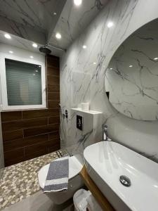 Kúpeľňa v ubytovaní CARA Creta Home