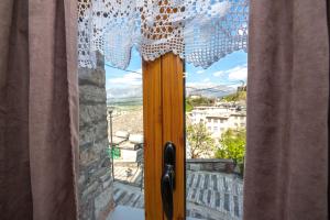 Un balcón o terraza de Bed and Breakfast Kotoni