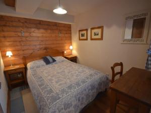 เตียงในห้องที่ Les Gets - Joli appartement 3 chambres avec terrasse et parking, 4 étoiles, au coeur du village - FR-1-623-101