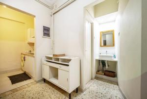 Kép Zacharitsa APT at Acropolis up 4 guests by LODGESPOT szállásáról Athénban a galériában