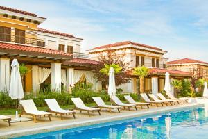 The swimming pool at or close to Green Life Apartments Sozopol