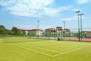 Tennis and/or squash facilities at Green Life Apartments Sozopol or nearby