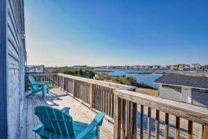 Gallery image of 704 Tradewinds Drive in North Topsail Beach