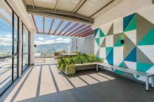 Balkón nebo terasa v ubytování Rooftop and city view Aparment