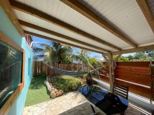 Gallery image of Studio vue mer accès littoral in Le Moule