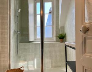 Łazienka w obiekcie La Petite Maison du 9