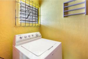 Fotografie z fotogalerie ubytování Colorful Private Room Oasis v destinaci Montego Bay