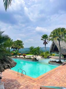 Bazén v ubytování LAGOGRANDE HOTEL nebo v jeho okolí