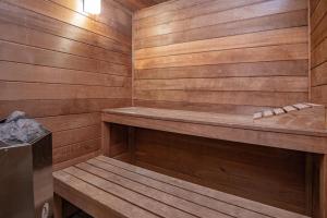 Fotografie z fotogalerie ubytování Fitzsimmons C - Private Sauna, Located in the Heart of Whistler Village v destinaci Whistler