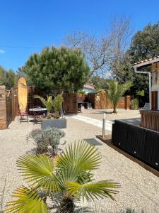 Ogród w obiekcie Le Chai de l'Océan -Maison plage à 300m - Jardin Terrasse