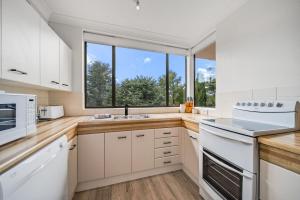 Cuina o zona de cuina de Avalanche 3 - 3BR Apartment l Central Location l Balcony l WiFi